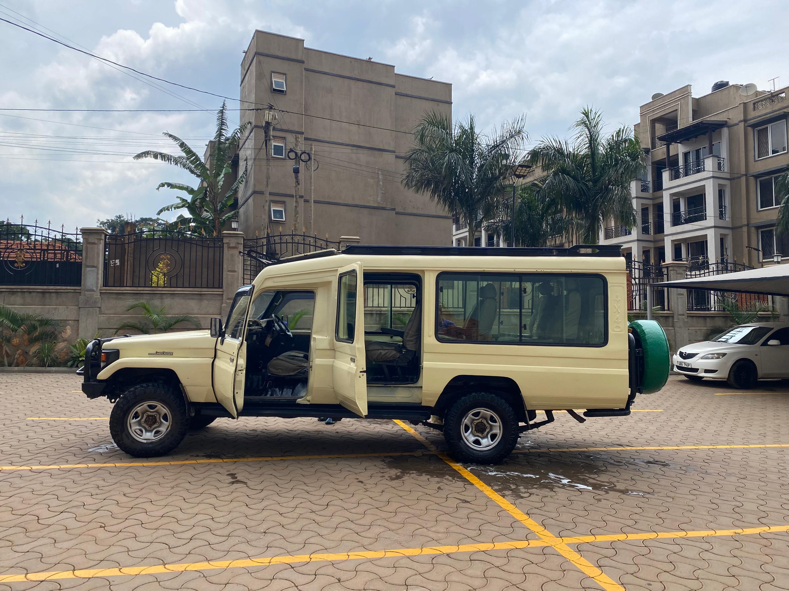 Safari Land Cruiser Rental in Uganda - Best 4x4 cars for hire in Uganda
